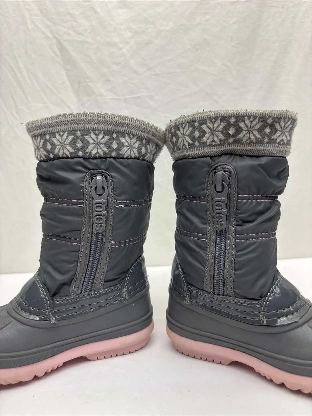 Totes winter boots, size 5 for baby, box 74